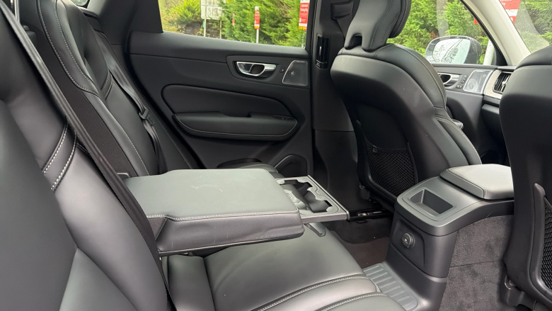 Volvo Xc60 2.0 T8 455 RC PHEV Inscription Pro 5dr AWD Auto Estate